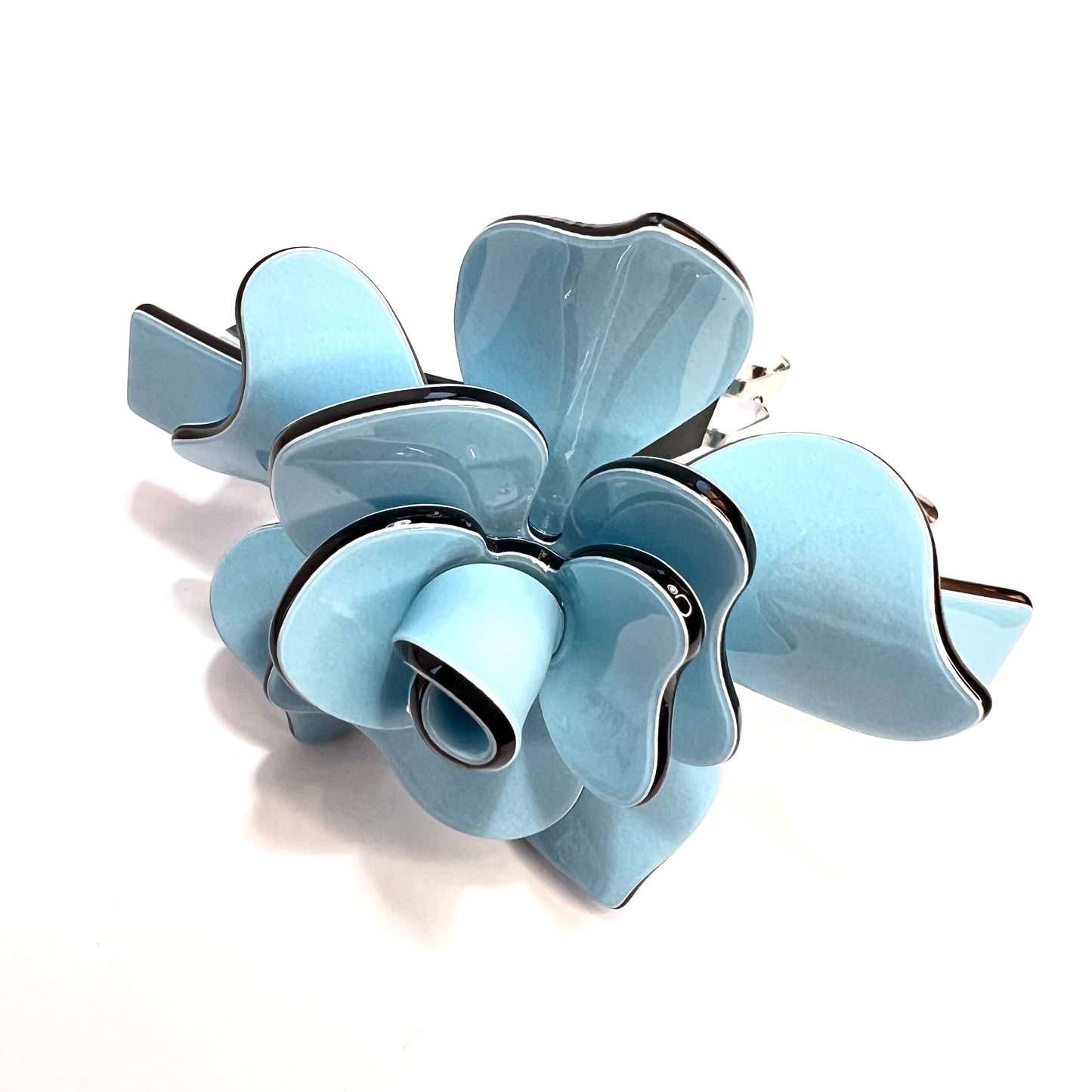 “Captivating Blue French Barrette for an Opulent Hair Ensemble”