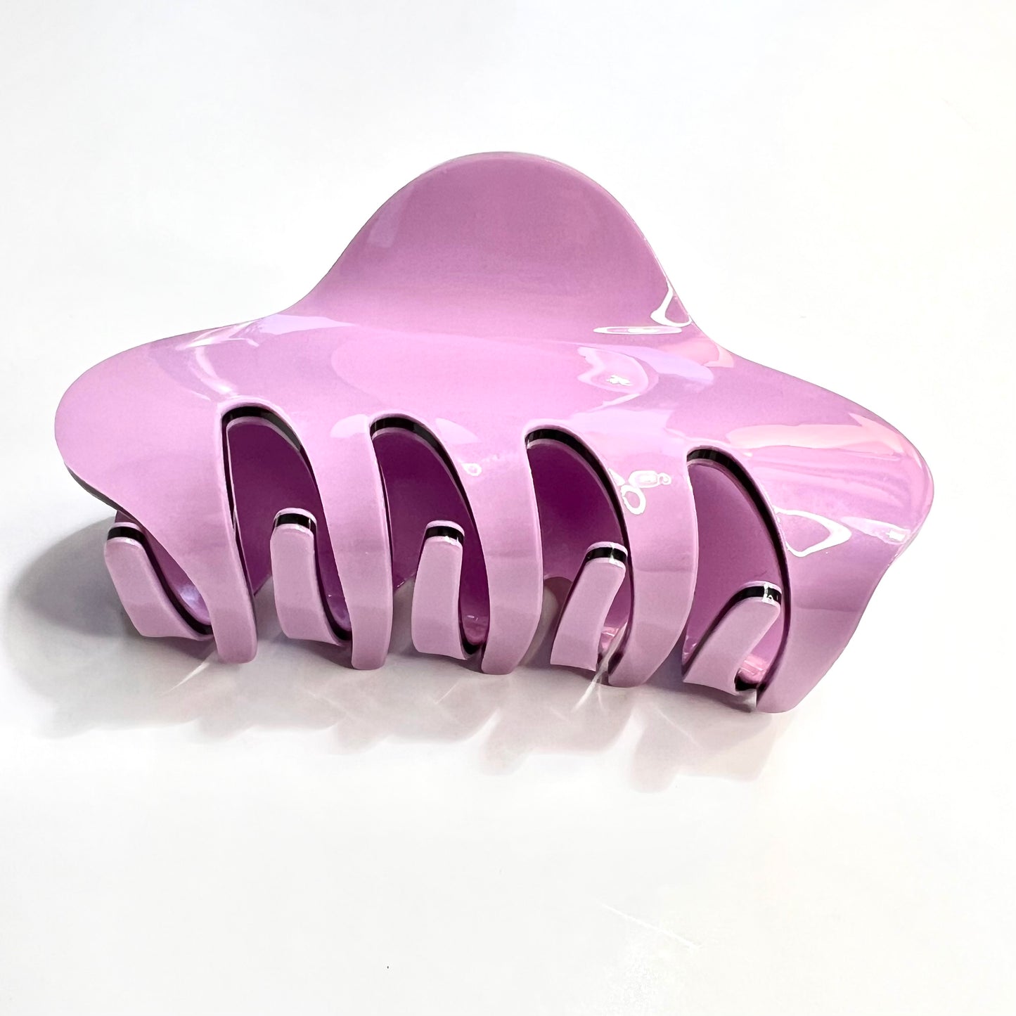 Glamour Grasp: VeroBella's Stunning Large Luxury Hair Claw in Purple.