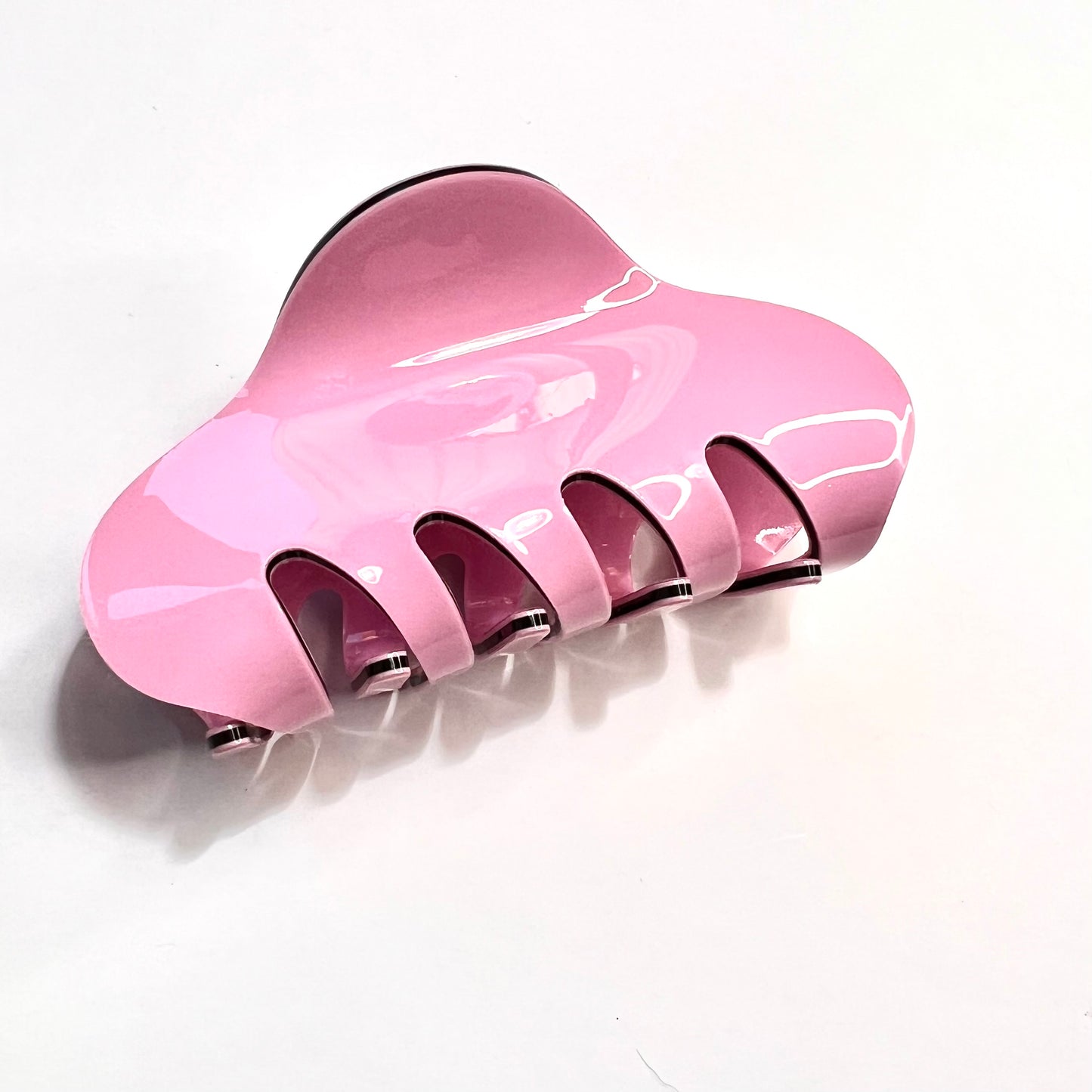 Glamour Grasp: VeroBella's Stunning Large Luxury Hair Claw in Pink.